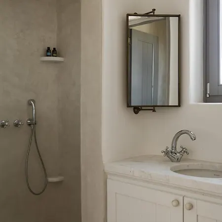 Seafront 9bdr Serenity In Mykonos فيلة كالافاتيس